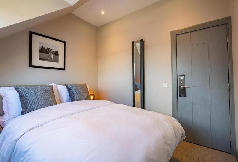 Номер Стандарт, The Arran, St Andrews