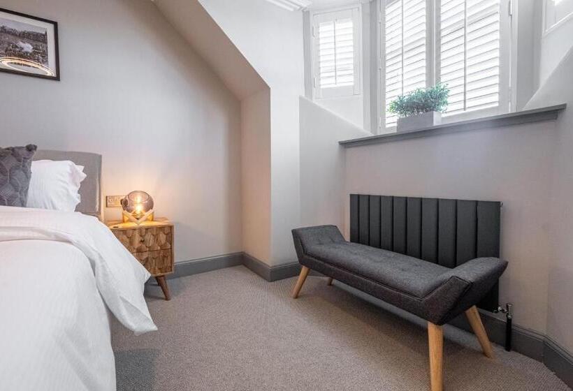 Номер Стандарт, The Arran, St Andrews