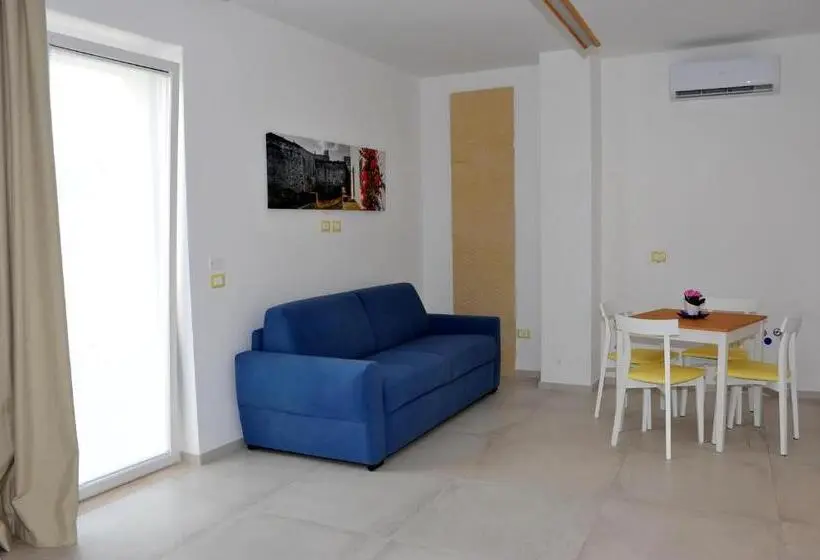 Suite with Hot Tub, Bluotranto