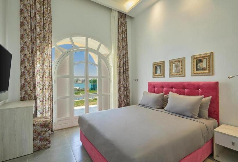 ویلای یک اتاق خوابه با استخر شنا, Le Royal Marina