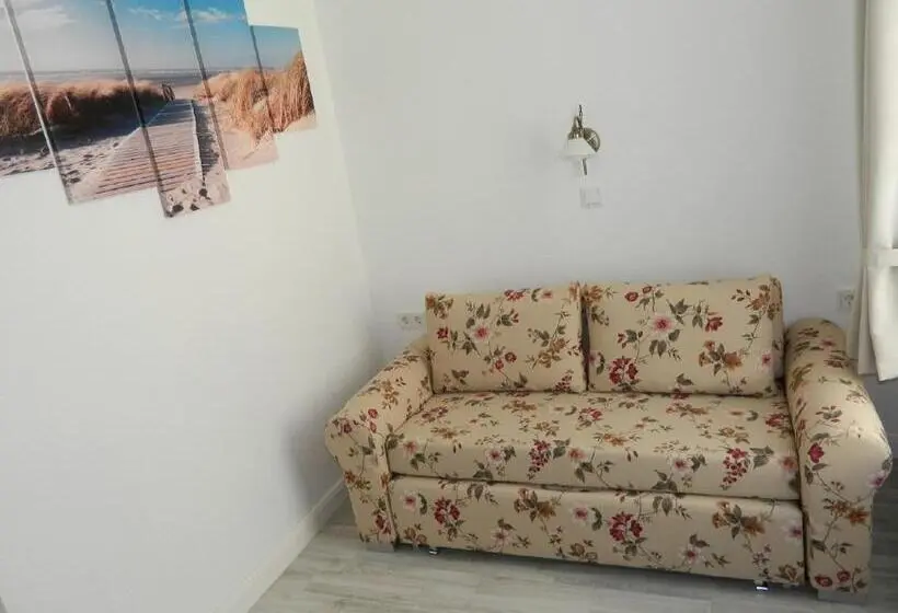 سوئیت جونیور خانوادگی, Pension Kapitän Schmuck