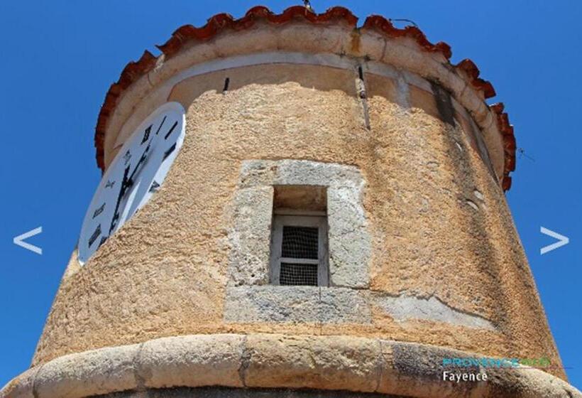 غرفة قياسية رباعية, L Essens