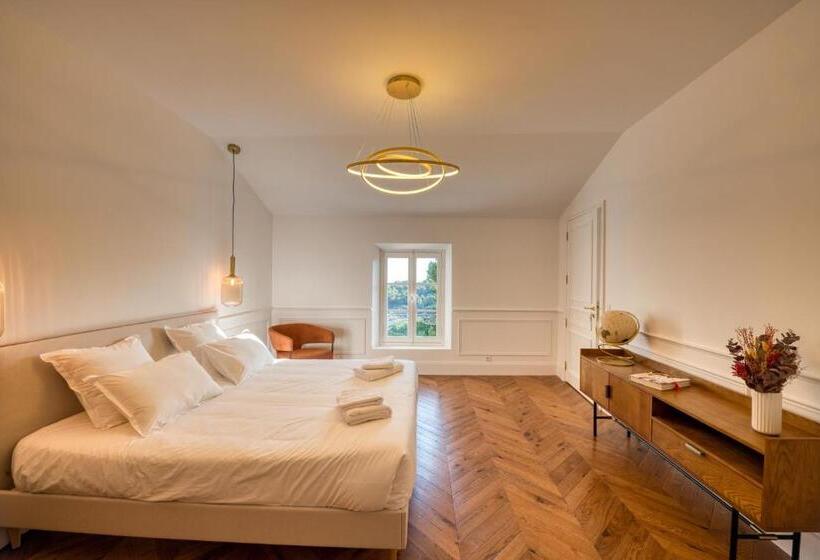 デラックスルーム, L Iris De Suse