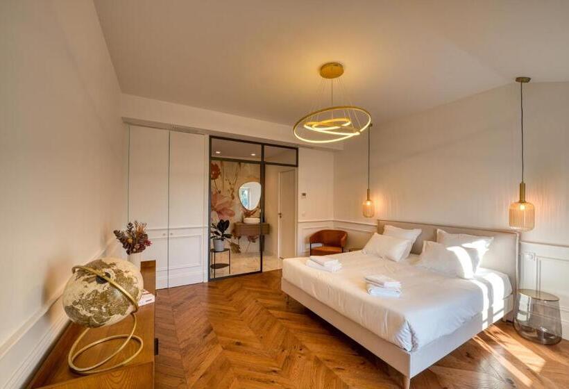 デラックスルーム, L Iris De Suse