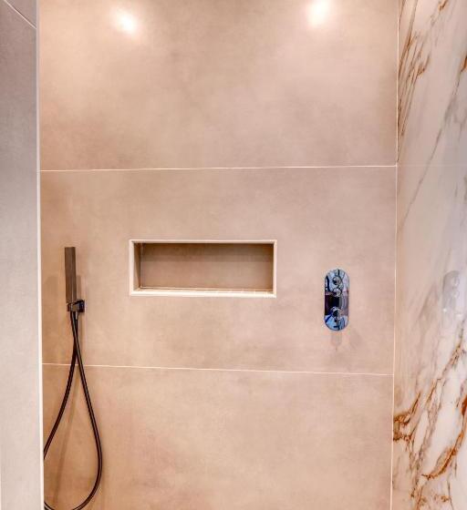 デラックスルーム, L Iris De Suse