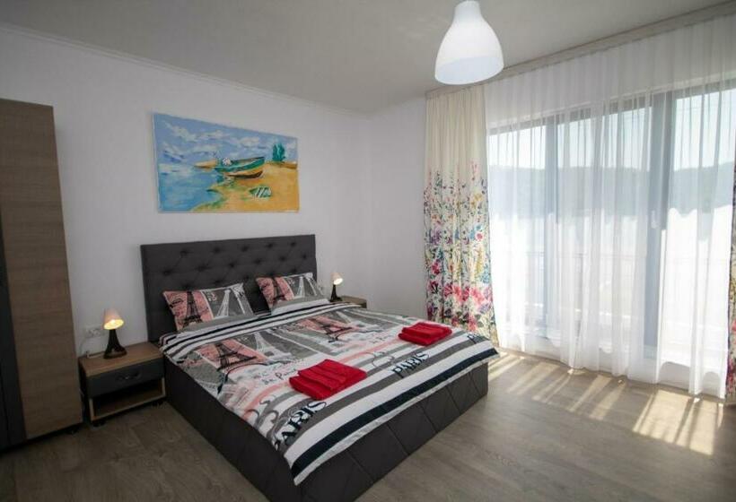 اتاق استاندارد با چشمانداز دریاچه, Pensiunea Ionelia