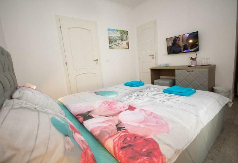 اتاق استاندارد با چشمانداز باغ, Pensiunea Ionelia