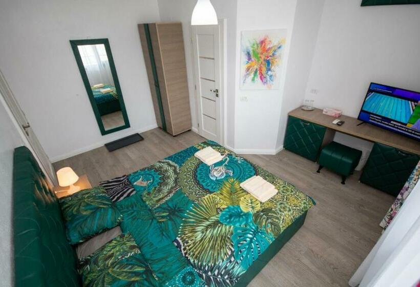 اتاق استاندارد با بالکن, Pensiunea Ionelia