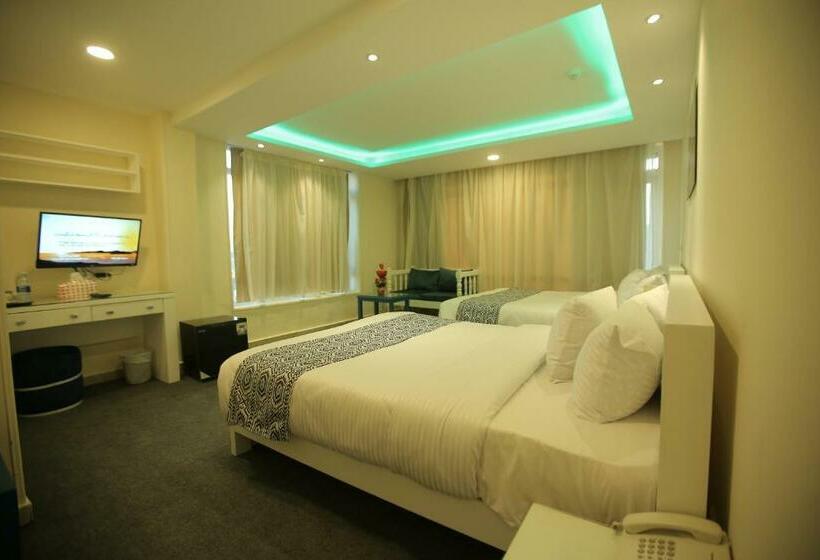 Standard Room King Size Bed, Turquoise Pyramids & Grand Egyptian Museum View