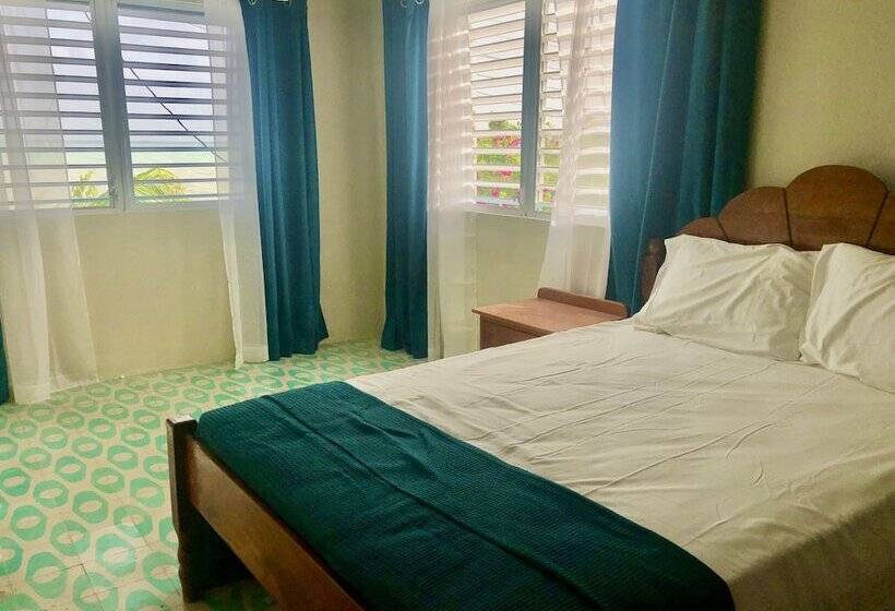 スタンダードルーム, Martin