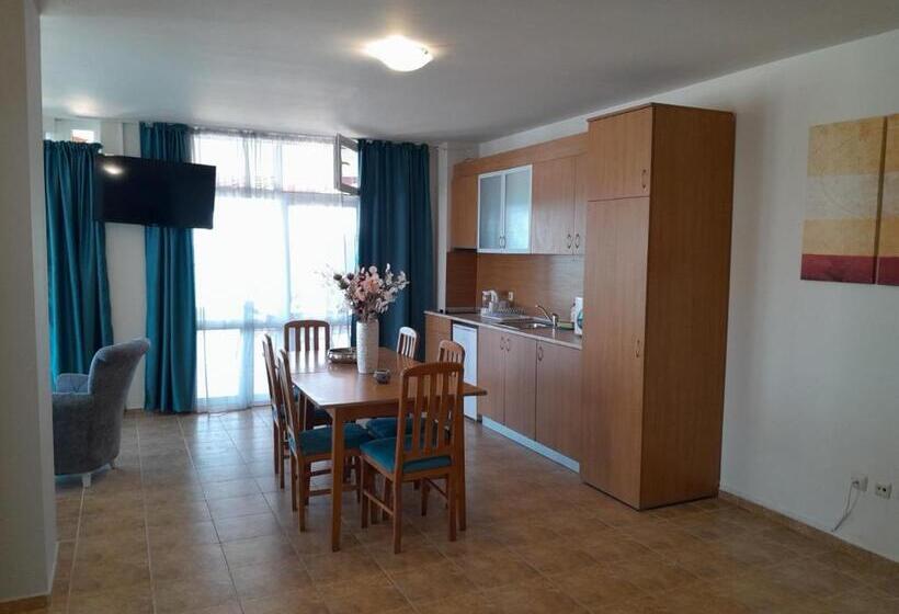 Huoneisto 2 Makuuhuonetta, аурелия бей