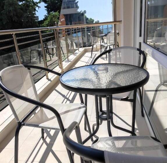 Cameră Cvadruplă Standard cu Priveliște către Mare, аурелия бей