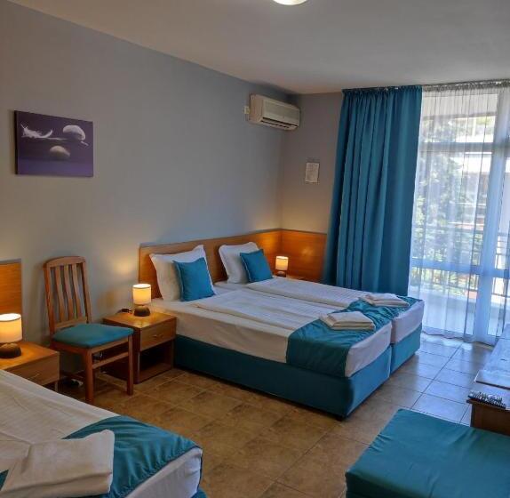 Deluxe Kolmen Hengen Huone Merinäkymä, аурелия бей