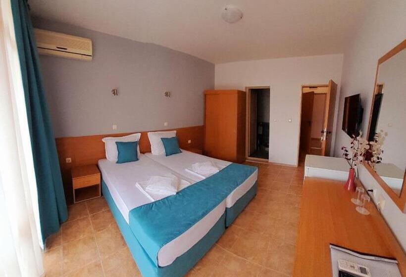 Deluxe-huone Sivuttainen Merinäkymä, аурелия бей