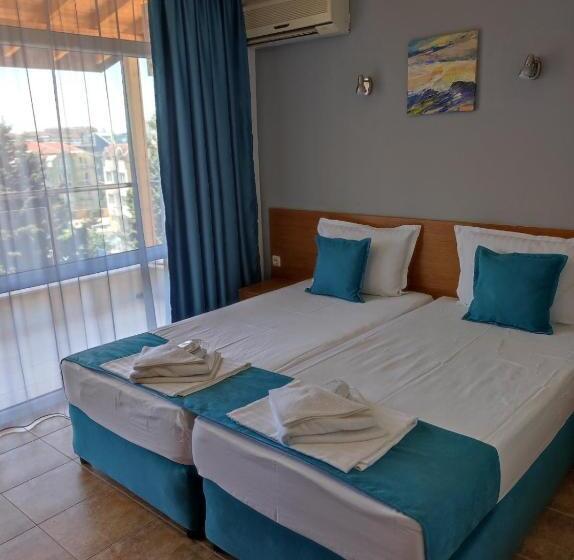 Huoneisto 2 Makuuhuonetta, аурелия бей