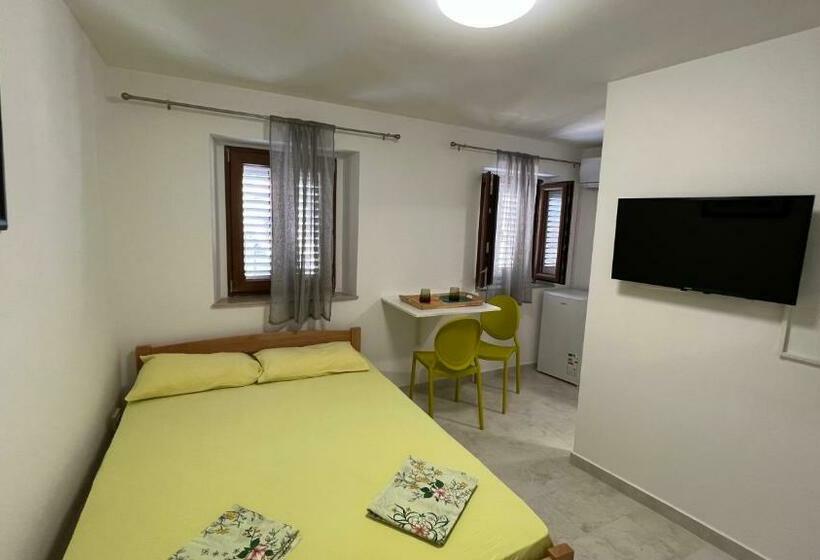 اتاق استاندارد, T&s