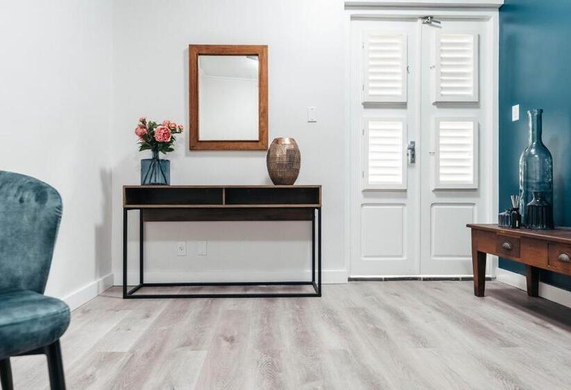 سوییت, Atelier Skalo Boutique