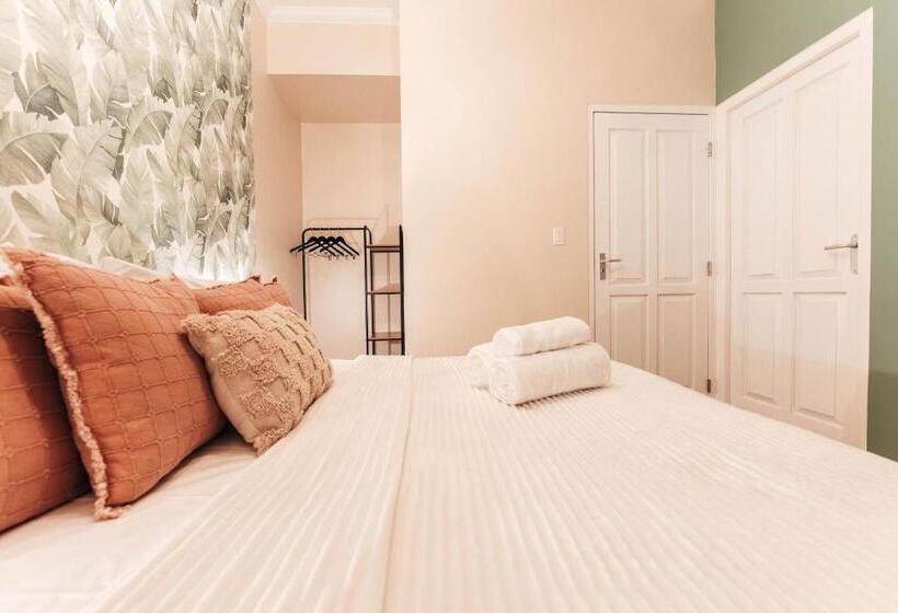 سوییت, Atelier Skalo Boutique