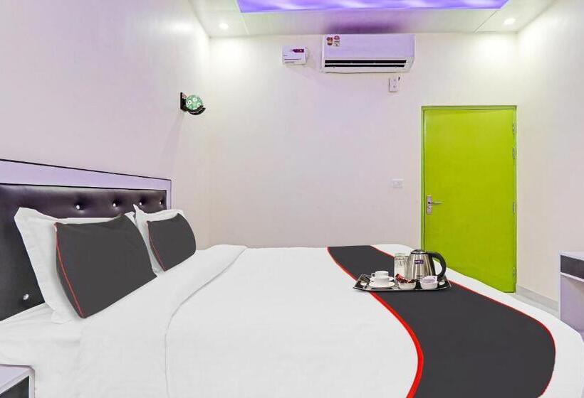 اتاق کلاسیک سه تخته, Collection O Hotel Kalawati Palace