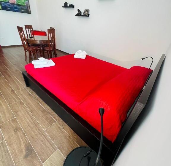 اتاق لوکس چهار تخته, B&b Letterario Palazzo Pistocchi