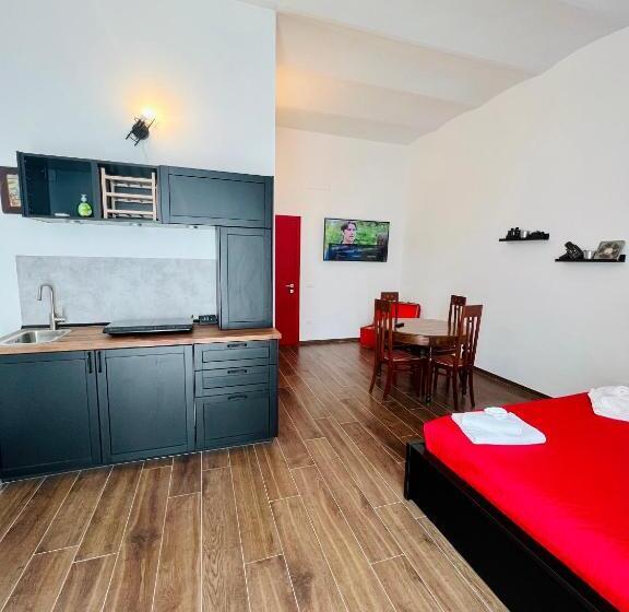 اتاق لوکس چهار تخته, B&b Letterario Palazzo Pistocchi