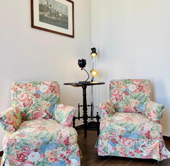 اتاق لوکس چهار تخته, B&b Letterario Palazzo Pistocchi