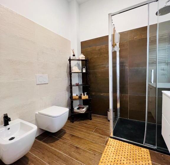 اتاق لوکس چهار تخته, B&b Letterario Palazzo Pistocchi