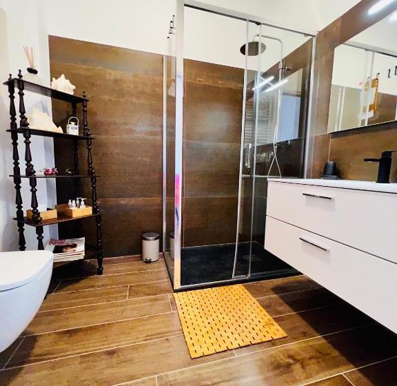 اتاق لوکس چهار تخته, B&b Letterario Palazzo Pistocchi