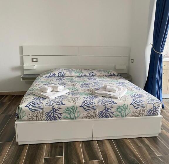 패밀리 룸, Manfredi Sea Room