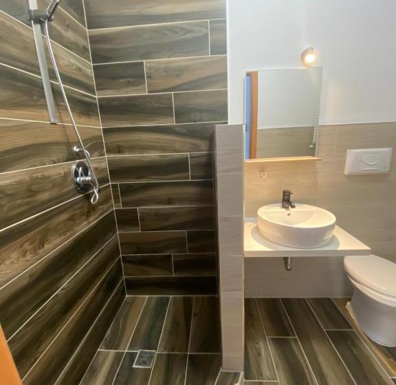 패밀리 룸, Manfredi Sea Room