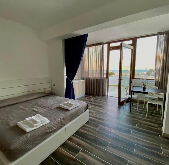 패밀리 룸, Manfredi Sea Room