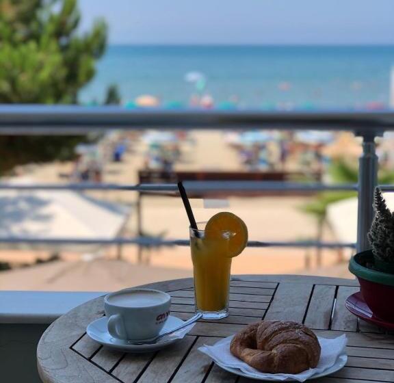 חדר סטנדרט נוף לים, Rumar