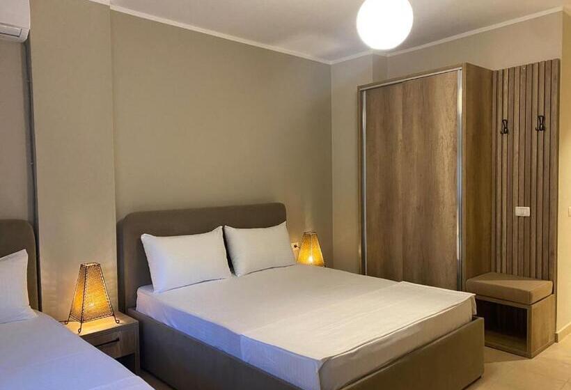 חדר סטנדרט לשלושה, Rumar