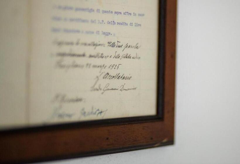 חדר אקונומי, La Casa Del Postino