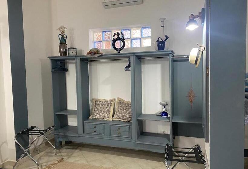 غرفة سوبيريور ثلاثية, Domo Anna