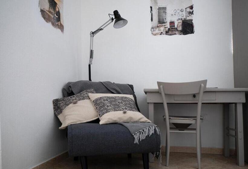 غرفة ديلوكس سرير كينج, Domo Anna