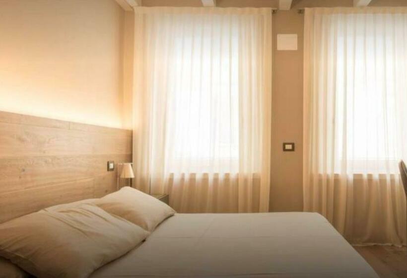 基本三人间, Accademia 21