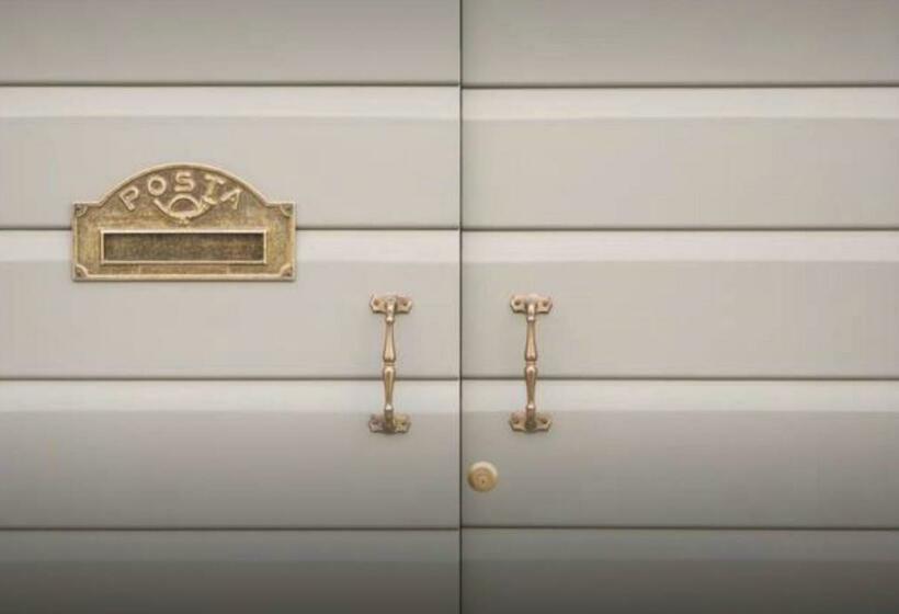 基本三人间, Accademia 21