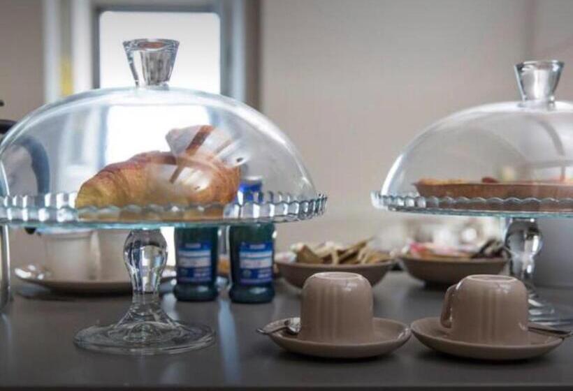 标准间, Accademia 21