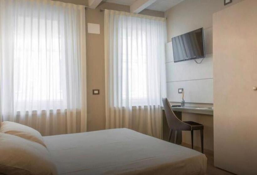 基本三人间, Accademia 21