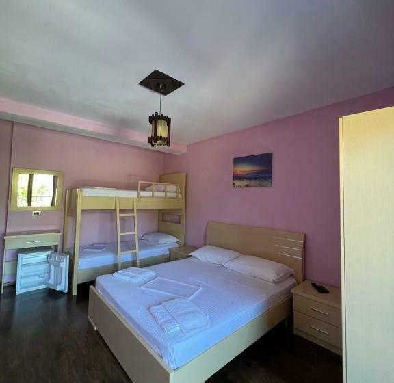 غرفة قياسية رباعية, Artist House