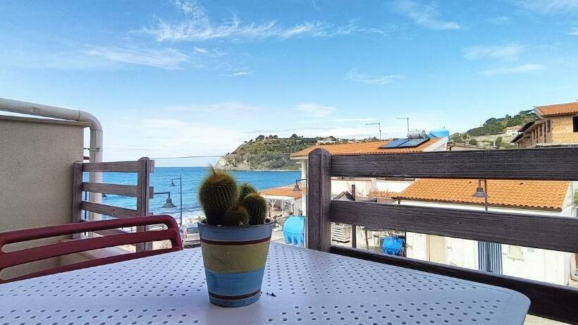 Triple Room Sea View, Borgo Dei Pescatori   Sul Mare