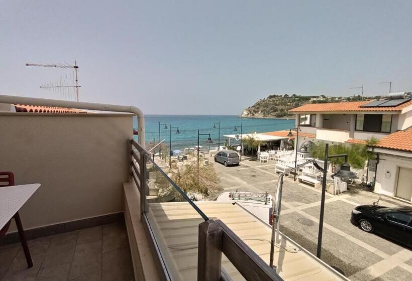 Triple Room Sea View, Borgo Dei Pescatori   Sul Mare