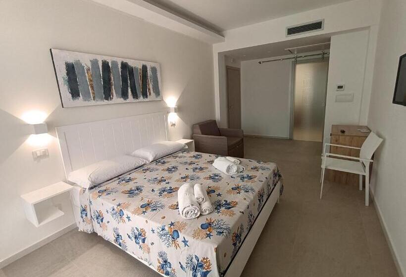 Triple Room Sea View, Borgo Dei Pescatori   Sul Mare