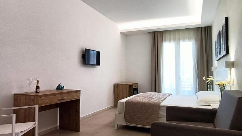 Triple Room Sea View, Borgo Dei Pescatori   Sul Mare