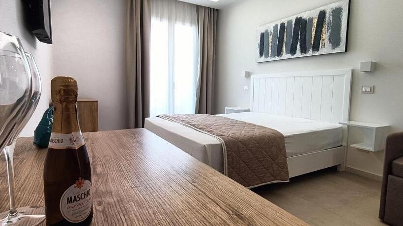 Triple Room Sea View, Borgo Dei Pescatori   Sul Mare