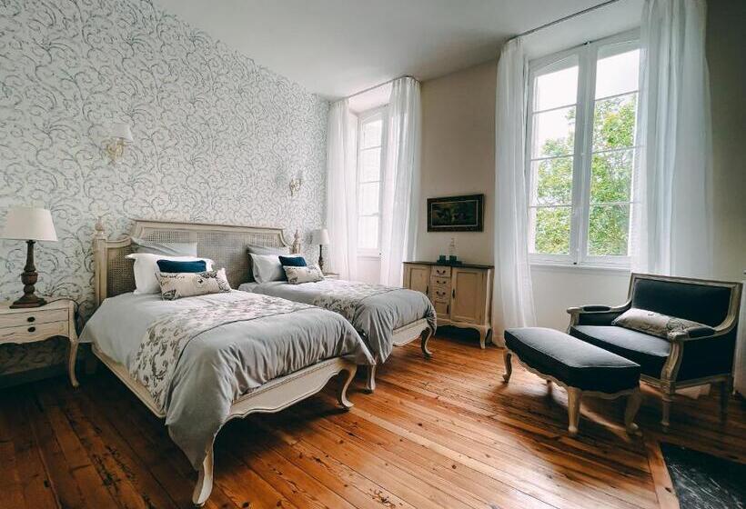 غرفة قياسية, Karma Chateau De Samary