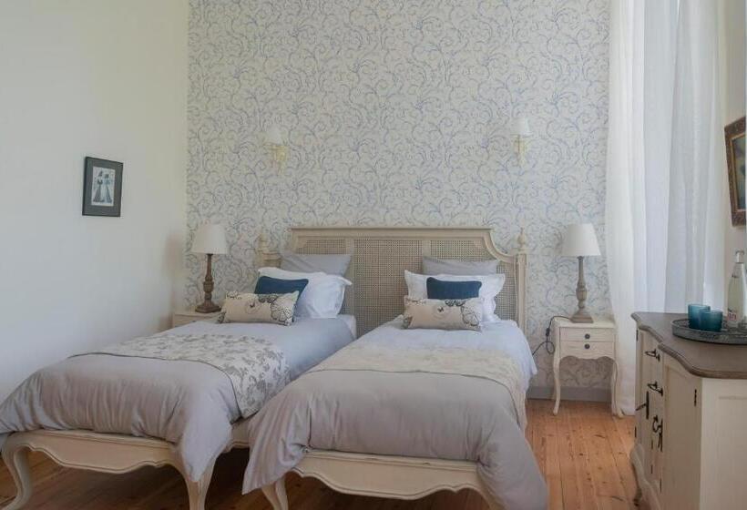 غرفة قياسية, Karma Chateau De Samary