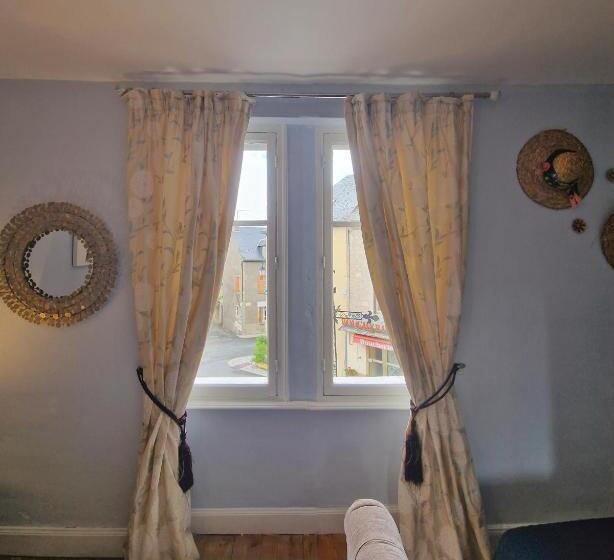 ファミリールーム, L Ancien Poste