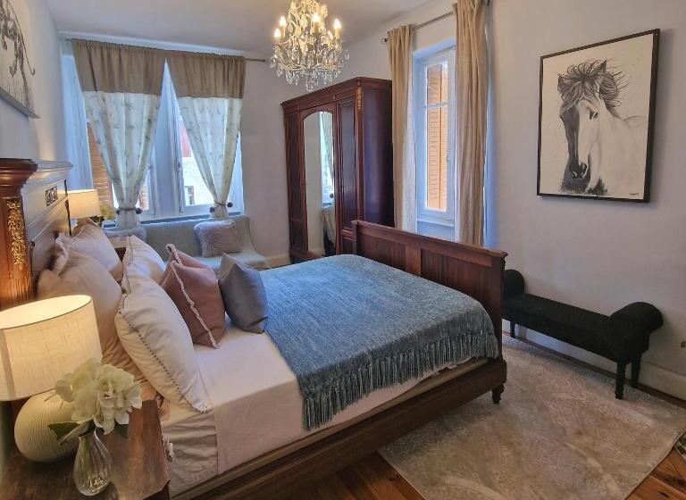 Номер Стандарт, L Ancien Poste